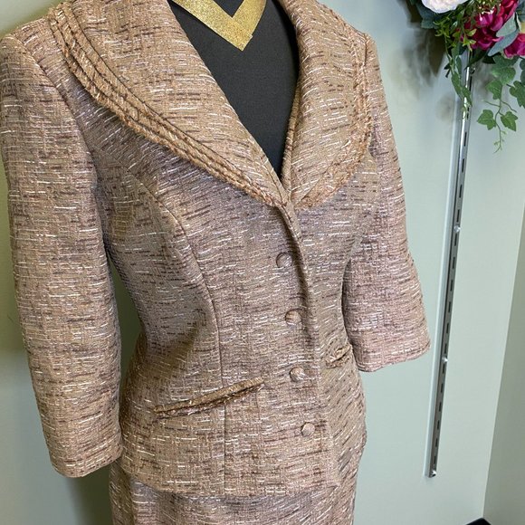 Beautiful Size 8, rose gold, jacket and skirt combo by Watters & Watters - Picture 3 of 6